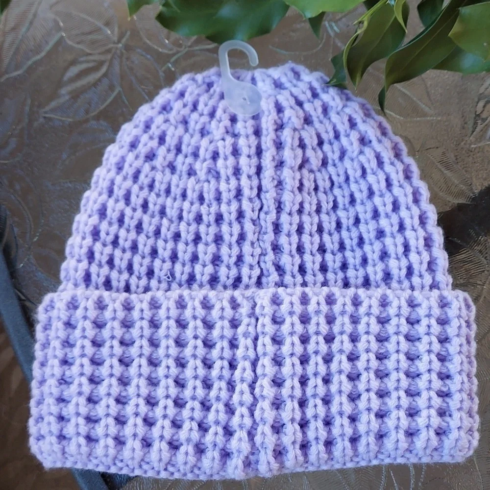 New! No boundaries hat. One size.